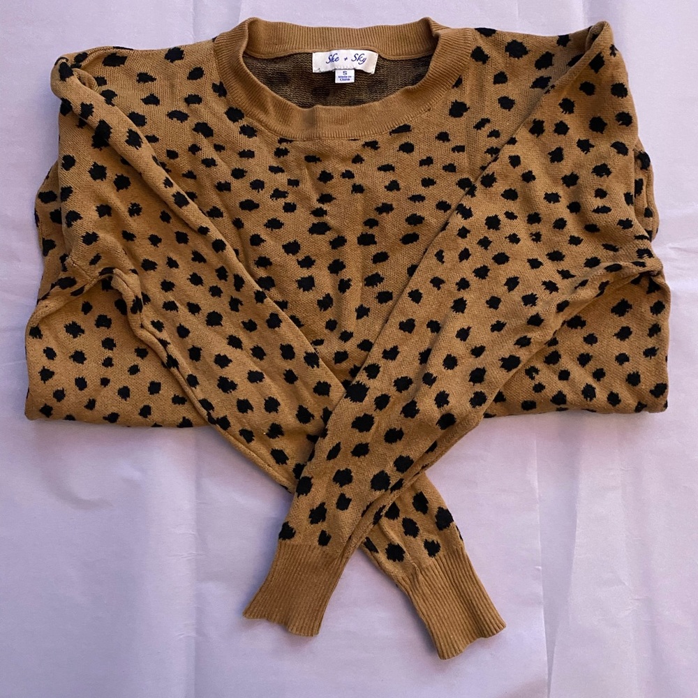 Leopard print light sweater